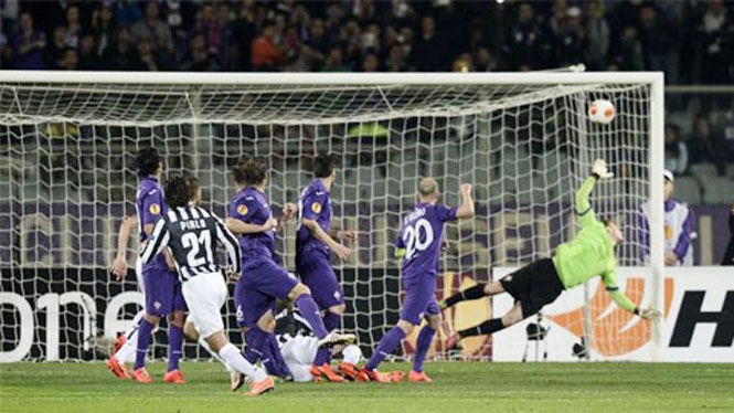 Video Europa League: Lập siêu phẩm sút phạt Pirlo giải cứu Juventus
